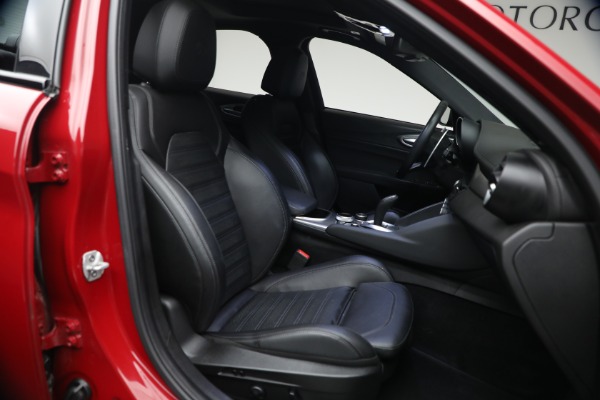 Used 2023 Alfa Romeo Giulia Veloce for sale $33,900 at Bentley Greenwich in Greenwich CT 06830 16