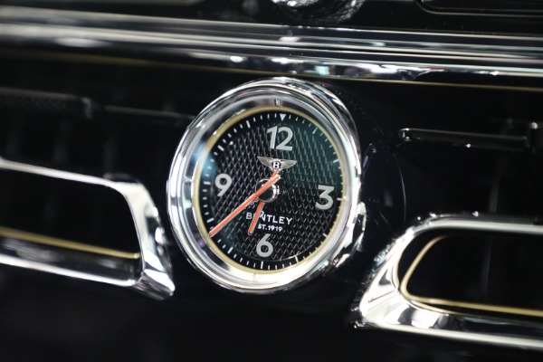 Used 2022 Bentley Flying Spur W12 for sale $195,900 at Bentley Greenwich in Greenwich CT 06830 25