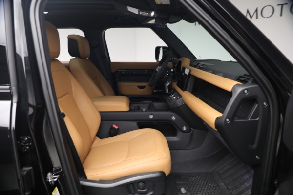 Used 2024 Land Rover Defender 110 V8 P525 for sale $84,900 at Bentley Greenwich in Greenwich CT 06830 16