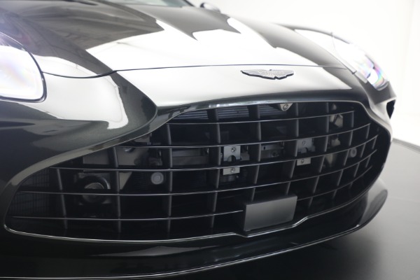 New 2026 Aston Martin Vantage S Roadster for sale $263,900 at Bentley Greenwich in Greenwich CT 06830 26