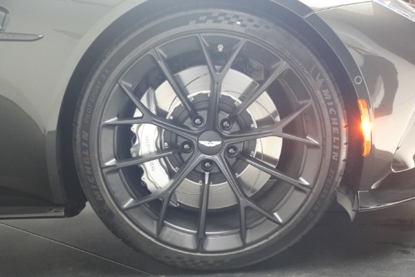 New 2026 Aston Martin Vantage S Roadster for sale $263,900 at Bentley Greenwich in Greenwich CT 06830 27