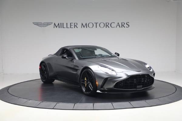 New 2026 Aston Martin Vantage S Roadster for sale $295,000 at Bentley Greenwich in Greenwich CT 06830 23