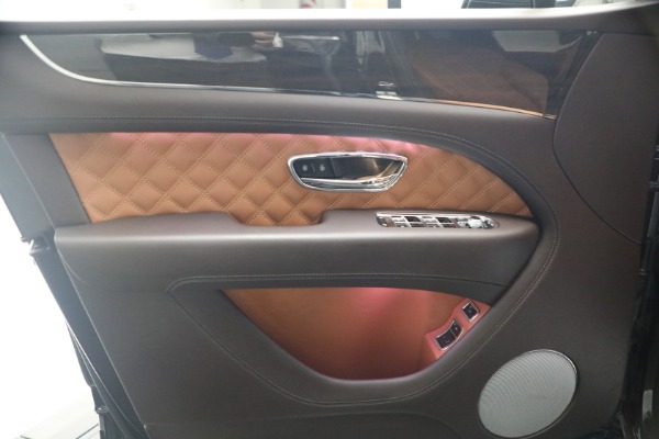 Used 2021 Bentley Bentayga Speed for sale $139,900 at Bentley Greenwich in Greenwich CT 06830 18