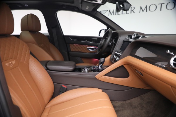 Used 2021 Bentley Bentayga Speed for sale $139,900 at Bentley Greenwich in Greenwich CT 06830 27