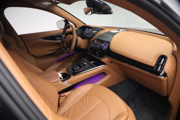 New 2026 Aston Martin DBX S for sale $289,900 at Bentley Greenwich in Greenwich CT 06830 21