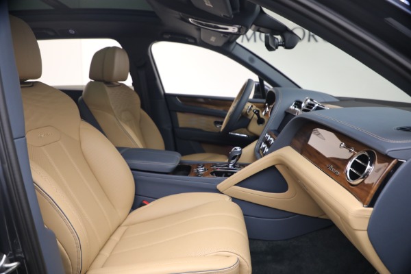 Used 2026 Bentley Bentayga EWB Azure V8 for sale $279,900 at Bentley Greenwich in Greenwich CT 06830 27