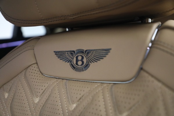 New 2027 Bentley Flying Spur Azure for sale $363,300 at Bentley Greenwich in Greenwich CT 06830 21