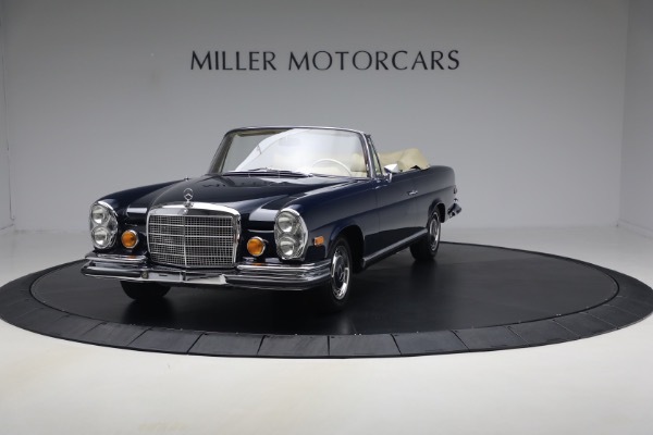 Used 1971 Mercedes-Benz 280SE 3.5 Cabriolet for sale $475,000 at Bentley Greenwich in Greenwich CT 06830 10