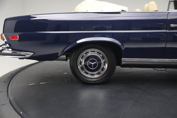 Used 1971 Mercedes-Benz 280SE 3.5 Cabriolet for sale $475,000 at Bentley Greenwich in Greenwich CT 06830 20