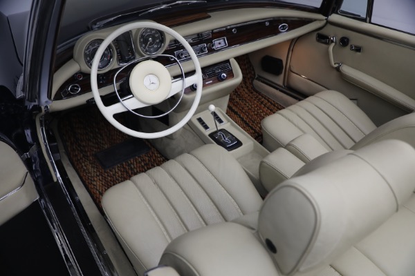 Used 1971 Mercedes-Benz 280SE 3.5 Cabriolet for sale $475,000 at Bentley Greenwich in Greenwich CT 06830 24