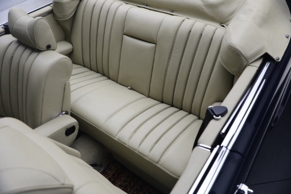 Used 1971 Mercedes-Benz 280SE 3.5 Cabriolet for sale $475,000 at Bentley Greenwich in Greenwich CT 06830 28