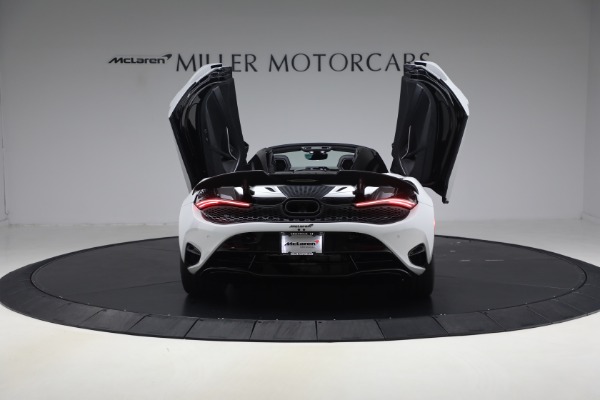 New 2027 McLaren 750S Spider Performance for sale $471,170 at Bentley Greenwich in Greenwich CT 06830 16