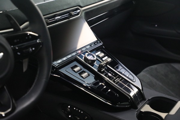 Used 2025 Aston Martin Vantage for sale $187,900 at Bentley Greenwich in Greenwich CT 06830 21