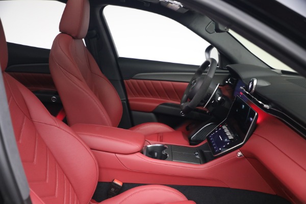 New 2027 Maserati Grecale Trofeo for sale $128,145 at Bentley Greenwich in Greenwich CT 06830 12