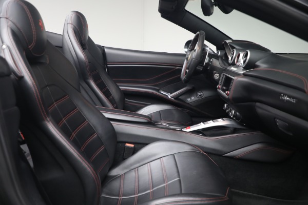 Used 2015 Ferrari California T for sale $139,900 at Bentley Greenwich in Greenwich CT 06830 19