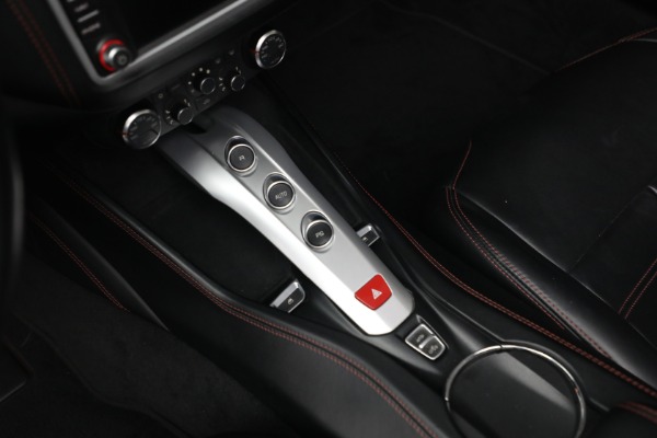 Used 2015 Ferrari California T for sale $139,900 at Bentley Greenwich in Greenwich CT 06830 23