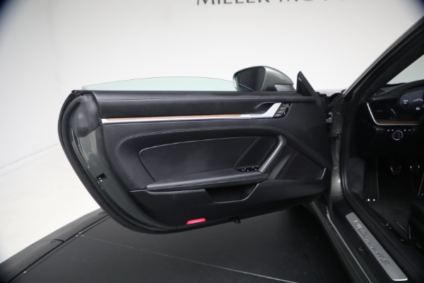 Used 2020 Porsche 911 Carrera 4S for sale $144,900 at Bentley Greenwich in Greenwich CT 06830 27